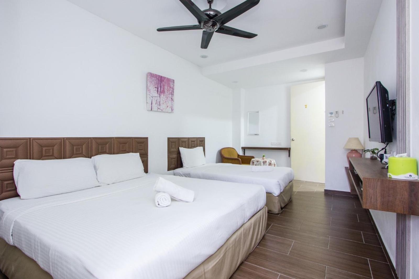Nautilus Bay Homestay *