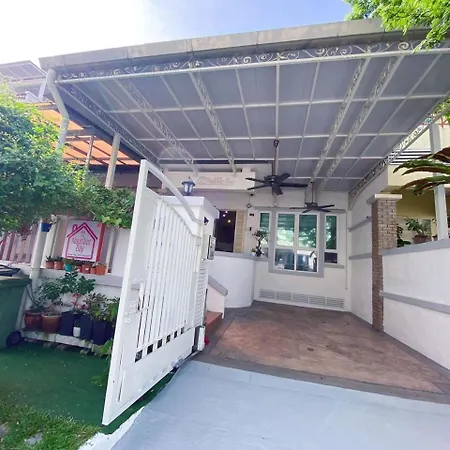 Nautilus Bay Home Inn George Town Exterior photo